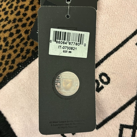 Club Internacional de Futbol MIAMI Inaugural Season pink black scarf - Picture 5 of 5